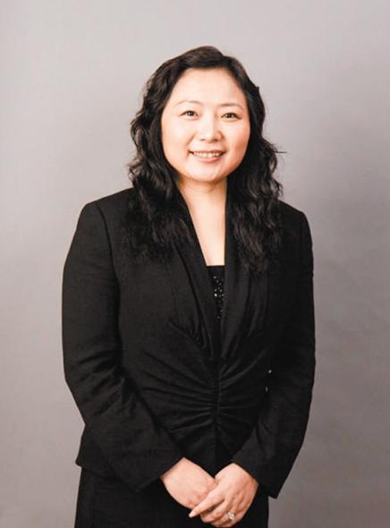 2012年,吴亚军,蔡奎夫妻两人被曝出离婚,大方的给前夫蔡奎"分手费"200