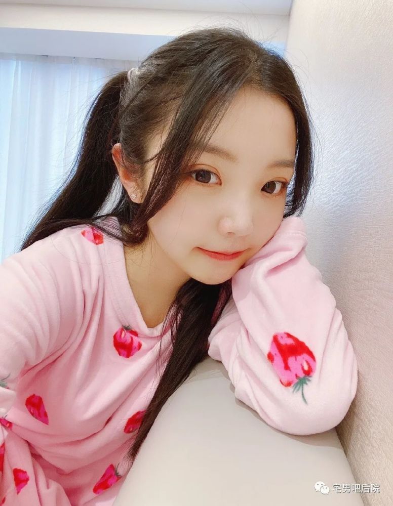 欣小萌 自拍照咬人猫 自拍照微小微 自拍照所以,有一个好奇的想法