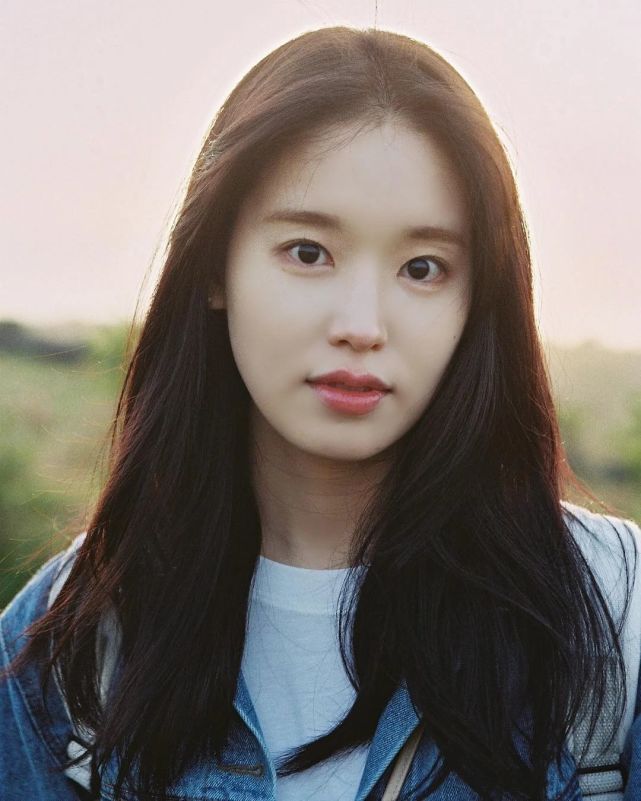 几经周折后,导演联系到了朴奂喜:不知道您有没有空来《学校2015》演