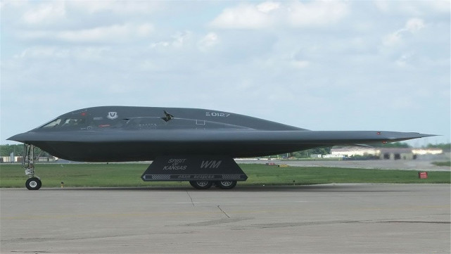 美国新型轰炸机即将服役,性能远超b-2至少30年,或进入量产阶段