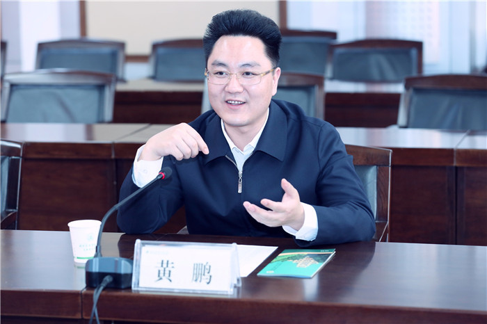 陕西省教育厅副厅长刘宝平表示,"目前的首要任务是保障师生的安全