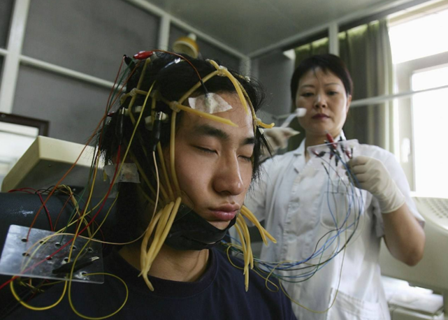 孩子网瘾严重,强制戒除真的管用吗?进过戒网中心的孩子这样说