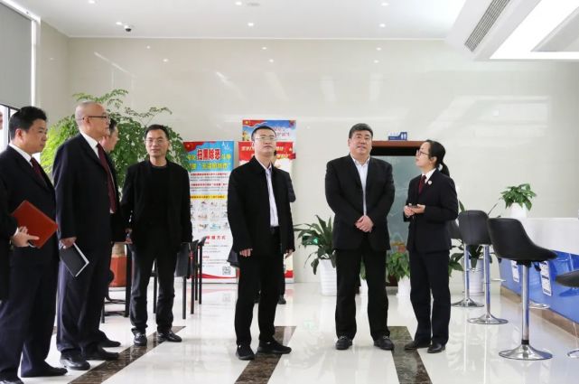 区人大常委会党组书记戴冠福来我院调研工作