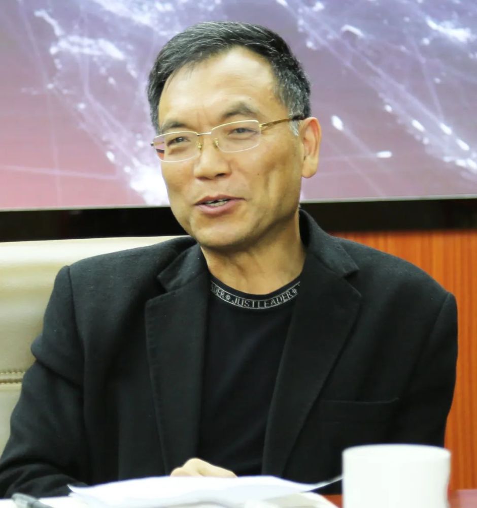 区人大常委会党组书记戴冠福来我院调研工作