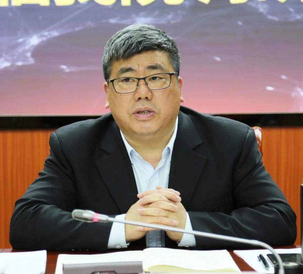 区人大常委会党组书记戴冠福来我院调研工作