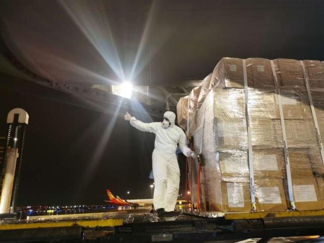 助力卡塔尔防控疫情400万只国产口罩将紧急出境