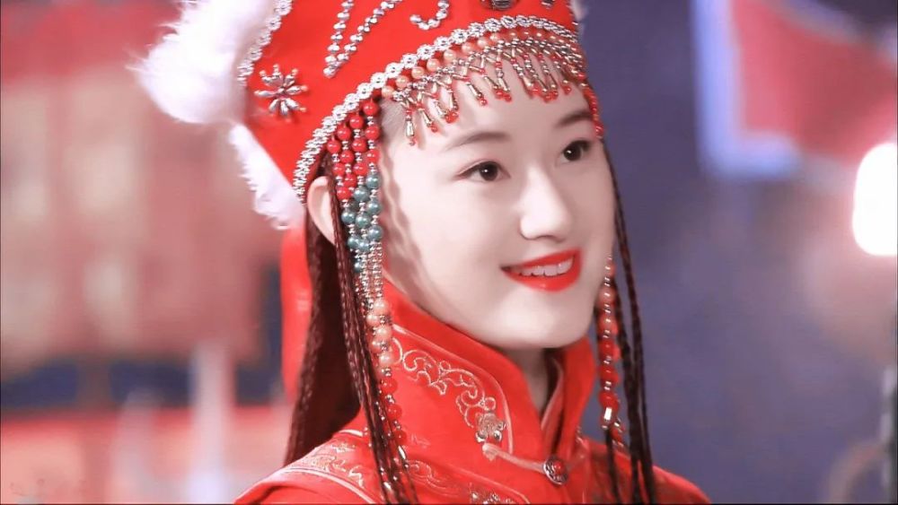 就连远在蒙古的敏敏格格(郭晓婷饰演,也难逃政治联姻,她中意十三爷