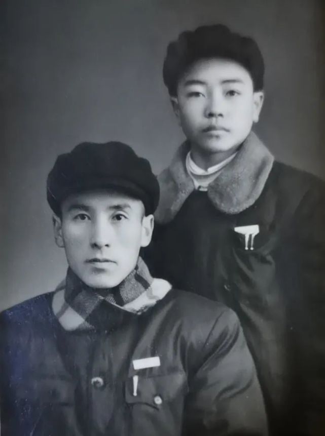 前排左起:杨满元,杨天基,翟志忠 后排左起:刘崇右,焦志信,马凌元 杨天