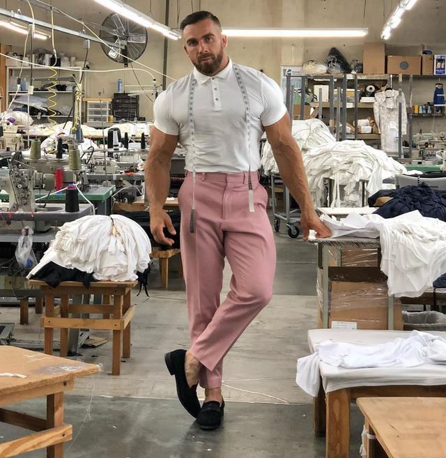 喜欢拳击的肌肉男,一身"活"肌肉,又很会穿衣打扮