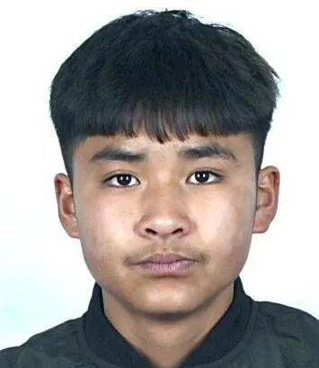 马小龙(绰号:龙龙)