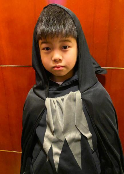 玩摄影侧颜超帅,与小鱼儿复制粘贴的?