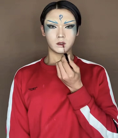 小哥哥仿妆"敖丙",开头以为说大话,成品一出:可以参加漫展了!