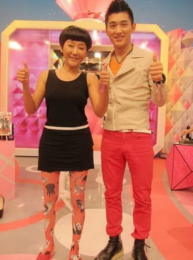 娱乐教母蓝心湄,身价数亿至今未婚,认8个干儿子,曾掌掴林心如毫不手软