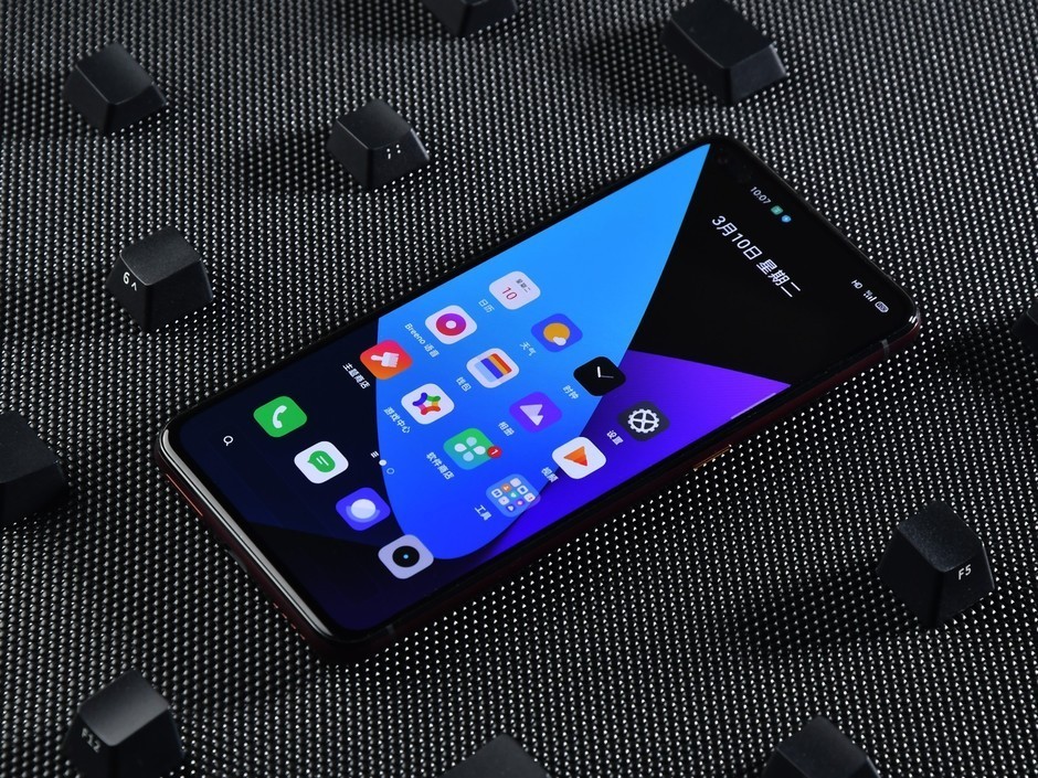 几经对比之后还是入手了上个月oppo旗下发布的真我x50 pro!