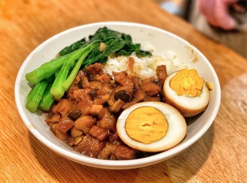 这样做出来的卤肉饭,肉香浓郁,甜咸适口,肥而不腻,卤汁香醇,让人恨不