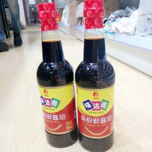 老抽和生抽是一个东西吗?很多人不懂,炒菜时瞎放,怪不得味难吃