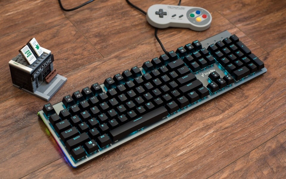 洗澡也能玩的键盘,新轴体的又一利器:雷柏v530游戏机械键盘开箱