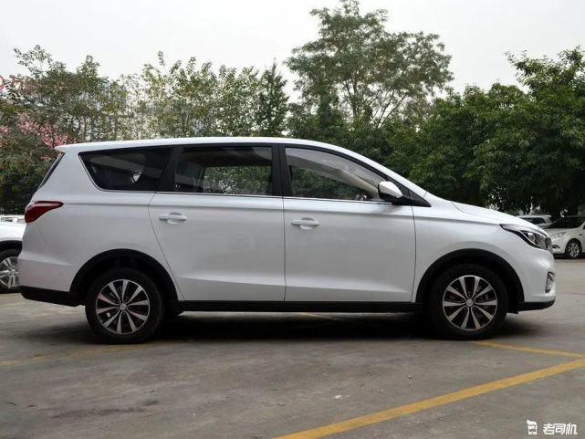 5t发动机只卖7万多!号称"国民mpv"|镀铬饰条|mpv|座椅|长安凌轩