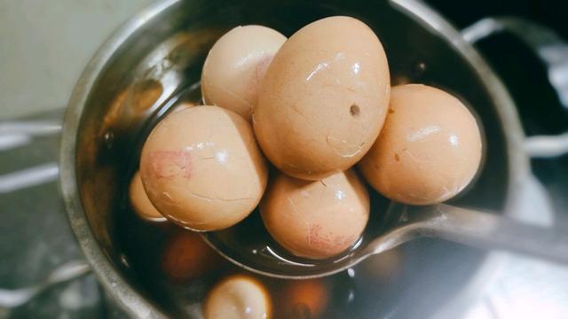 超详细的茶叶蛋做法 淡淡的茶香味 纹路清晰颜值高 腾讯新闻