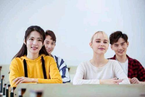 2020小留学生家庭曝光普通家庭又扎心寒门真难出贵子