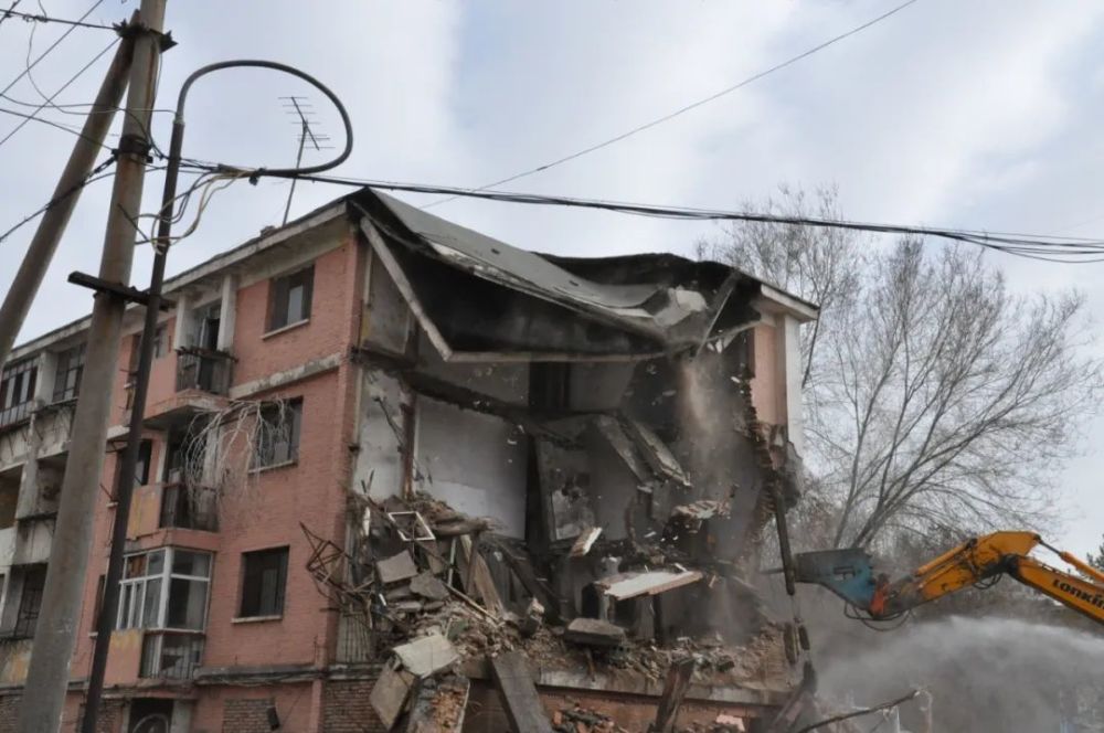 石河子市区人口排名_八师石河子市领导参与人口普查登记并视察普查登记(2)