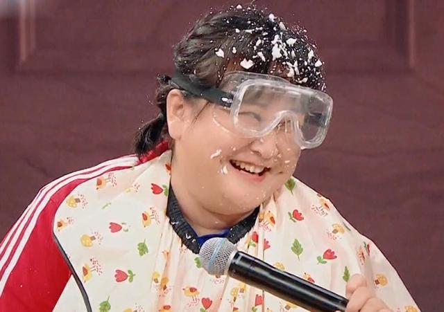 《王牌对王牌》谜底揭开,女嘉宾集体落泪,贾玲为何忍着不哭