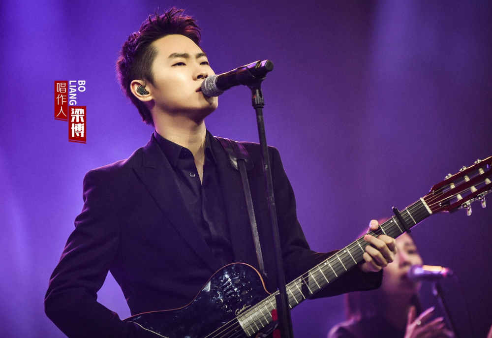 杨坤在直播中谈梁博,爆料他当年信了崔健的话,才取得如今的成就