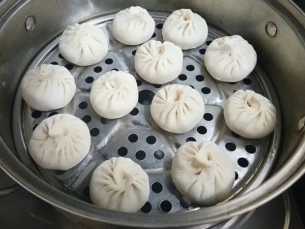 手把手教您在家蒸包子,掌握这6个技巧,松软不塌陷,比早餐店卖的还好吃