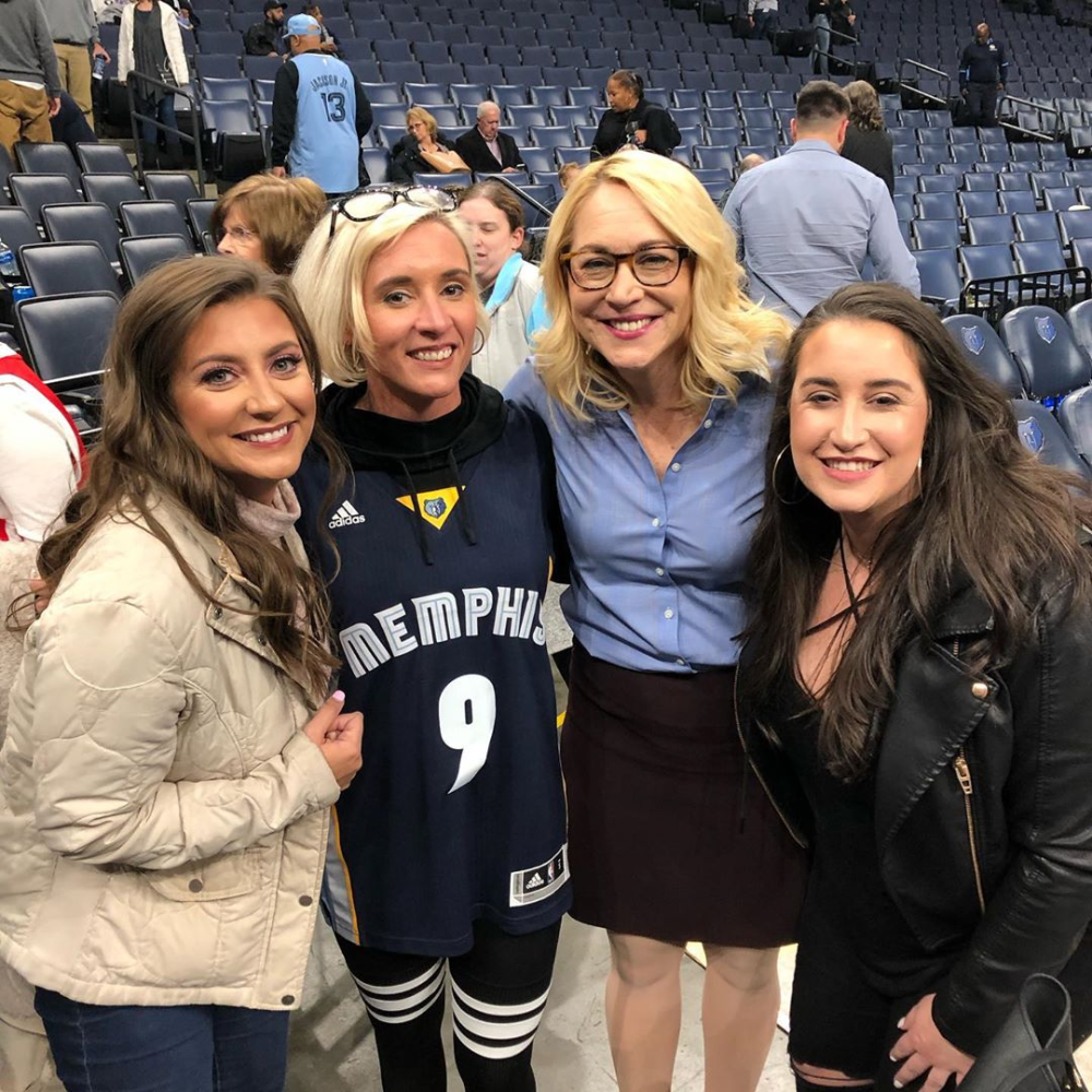 "nba主持界詹姆斯确诊新冠,严重时仅能离床5分钟……"