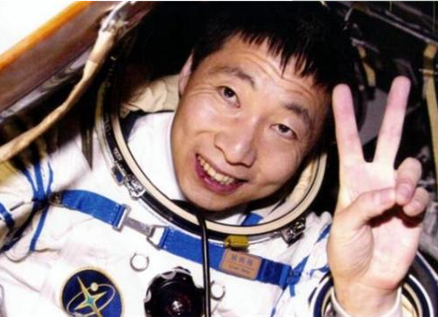 杨利伟|杨利伟进入太空后听到“敲窗”声，16年后真相揭开，为他捏把冷汗