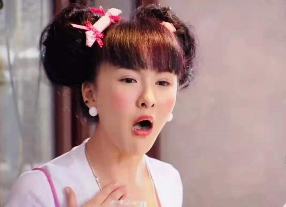 第三位就是傻妞宝莲了,这位在剧中也是非常有看点的,她是唯一一个对