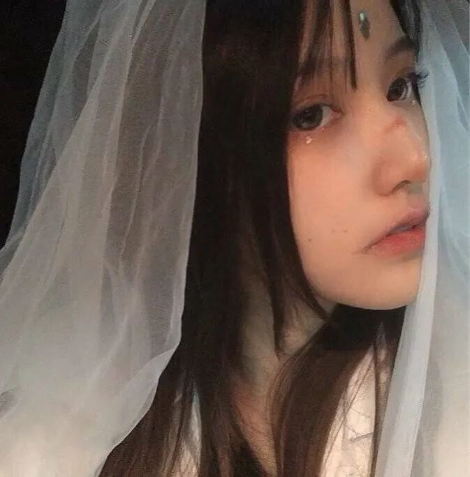 女生戴頭紗唯美頭像