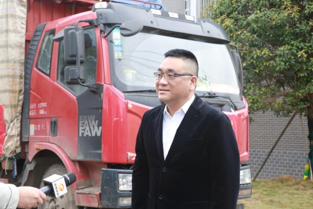 在捐赠及发车仪式上,伍子醉食品有限公司总经理苏杰表示,"当前国内的