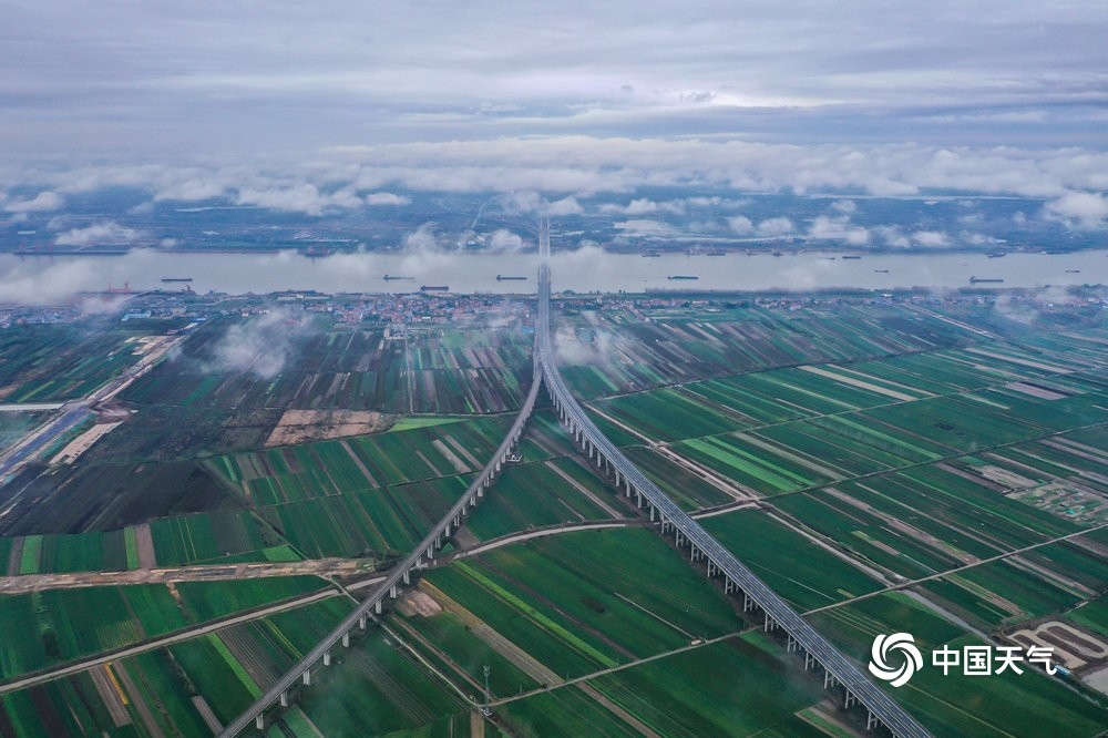 鸟瞰荆楚大地绿意盎然焕发新生