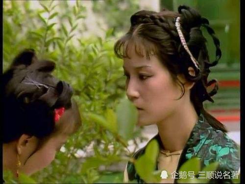 贾宝玉|比晴雯更轻狂，比秋纹更无能，这个丫头亲手断送了自己的前程