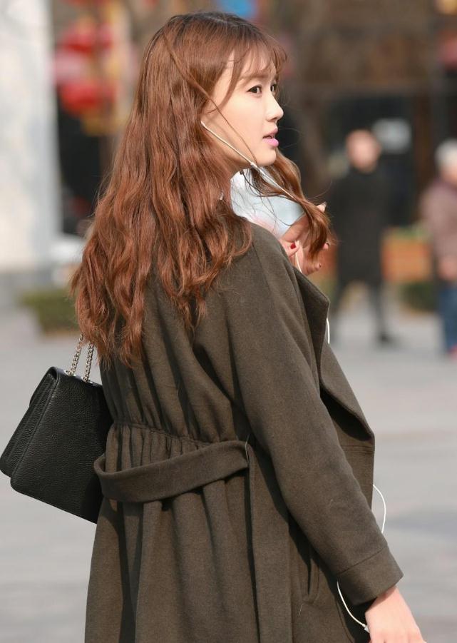 约上闺蜜一起逛街,快乐的心情可想而知_腾讯新闻