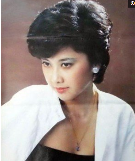 最美女儿国国王朱琳年轻时照片不输林青霞