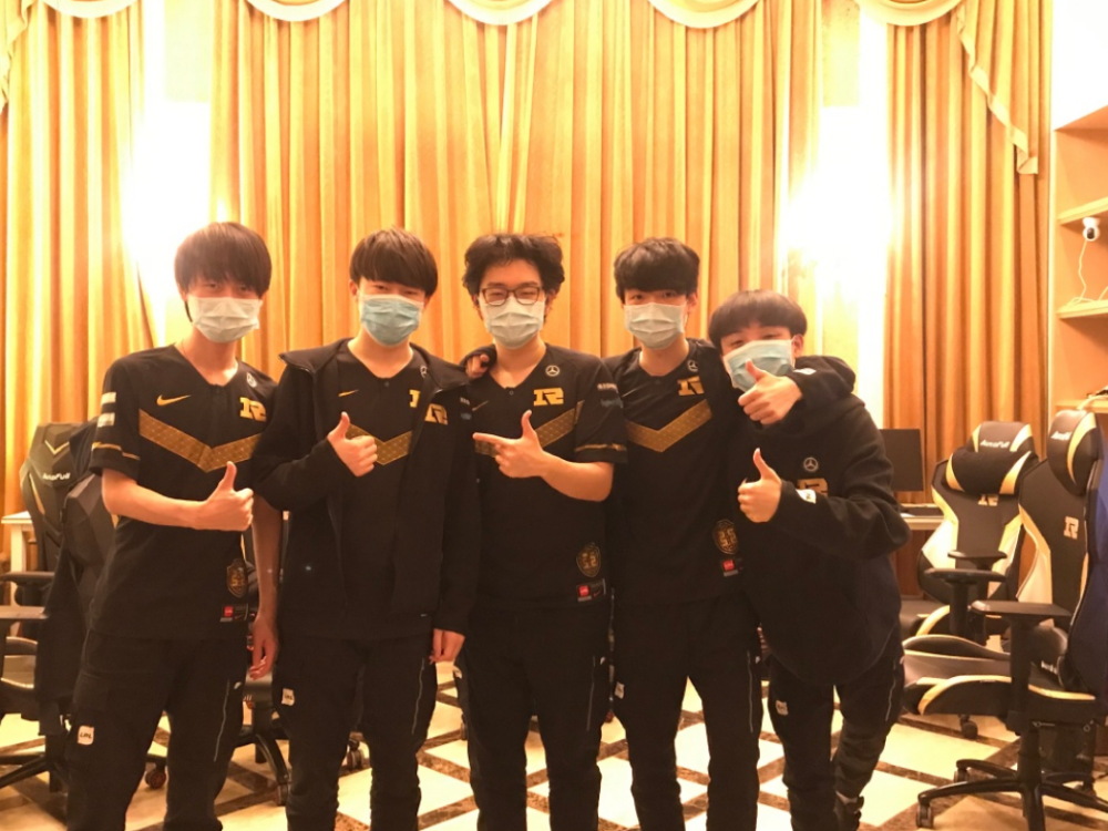 rng一场比赛全是经典这波葫芦娃救爷爷uzi坏了呀