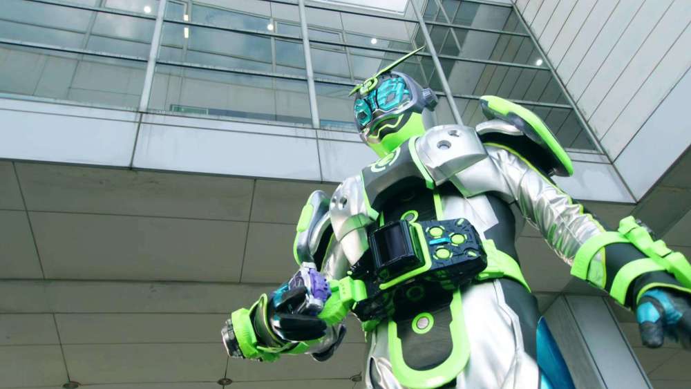 假面骑士:黑白红三色沃兹共用一个皮套?