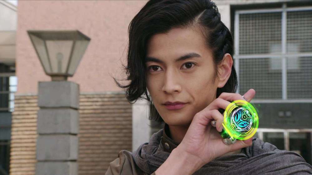 假面骑士:黑白红三色沃兹共用一个皮套?