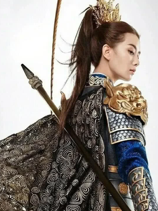 女星的将军造型赵丽颖帅气杨幂冷酷看到热巴心动了