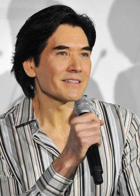 费翔的歌声承载了许多人的回忆这个记录至今无人打破观众场场爆满当时