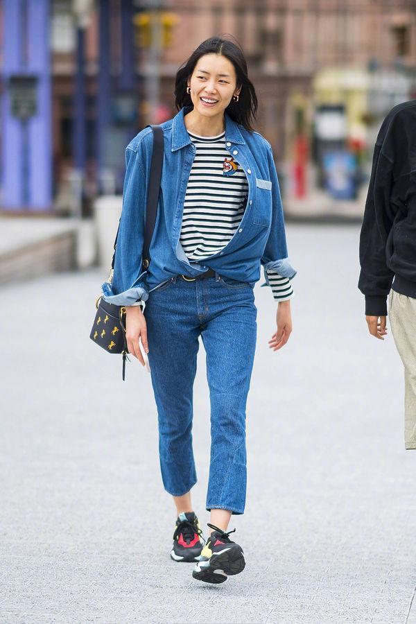 运动鞋牛仔裤才是真的帅气时尚刘雯经常这样穿