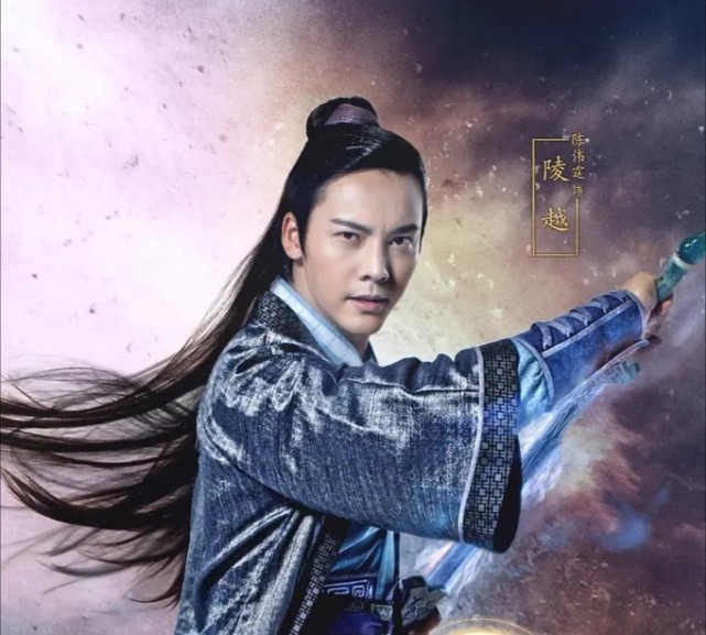 《龙虎5世》其实关于迪丽热巴,今年是注定要大红大紫的,因为除了《枕