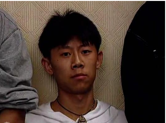 很多东西一学就会,比如在考中戏的时候,姜文一考就中,弟弟姜武却考了