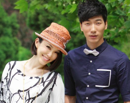 宣布离婚4个月后,张亮发微博为寇静庆生,祝福语简单但配图有爱