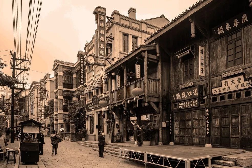 身后事的消息后,匡瞎子表现得很平静,只是说了一句话:"我那五十块大洋