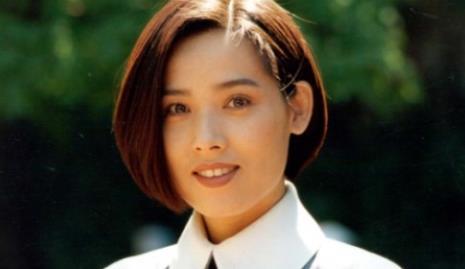 李仙姬的歌唱事业也是充满了戏剧性,年轻的时候李仙姬不顾家里的反对