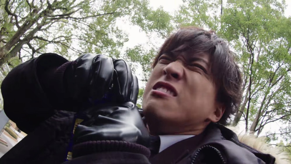 假面骑士零一不破谏就是亡进化为狂暴巴尔坎完成一挑二