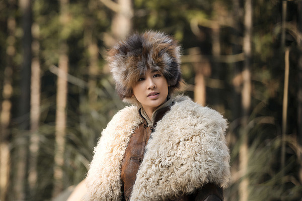 不仅霸气十足,还直接向黄晓明饰演的程凤台逼婚,程凤台不从,她就直接